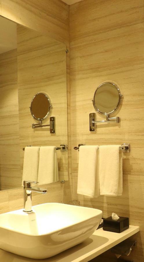 Pārdi Regenta Central Harsha Vapi מראה חיצוני תמונה